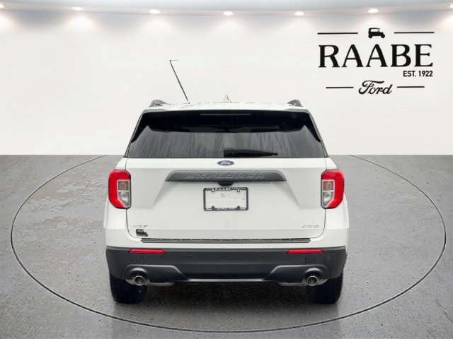 Used 2024 Ford Explorer XLT w/ Equipment Group 202A AWD/4WD image 6