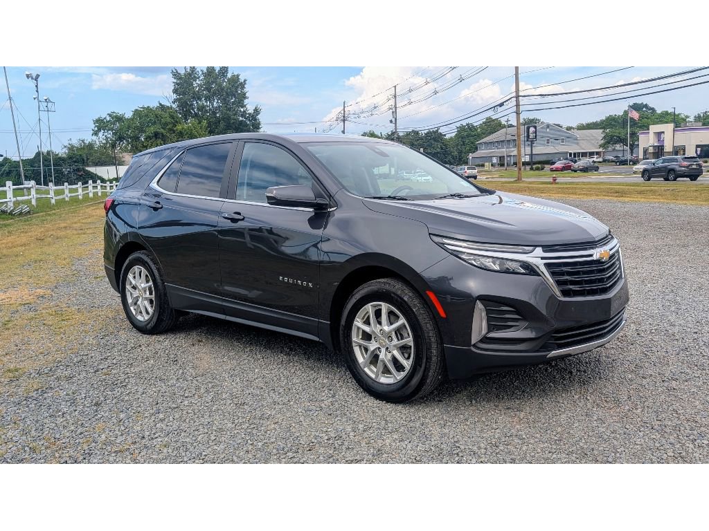 Used 2023 Chevrolet Equinox LT image 3