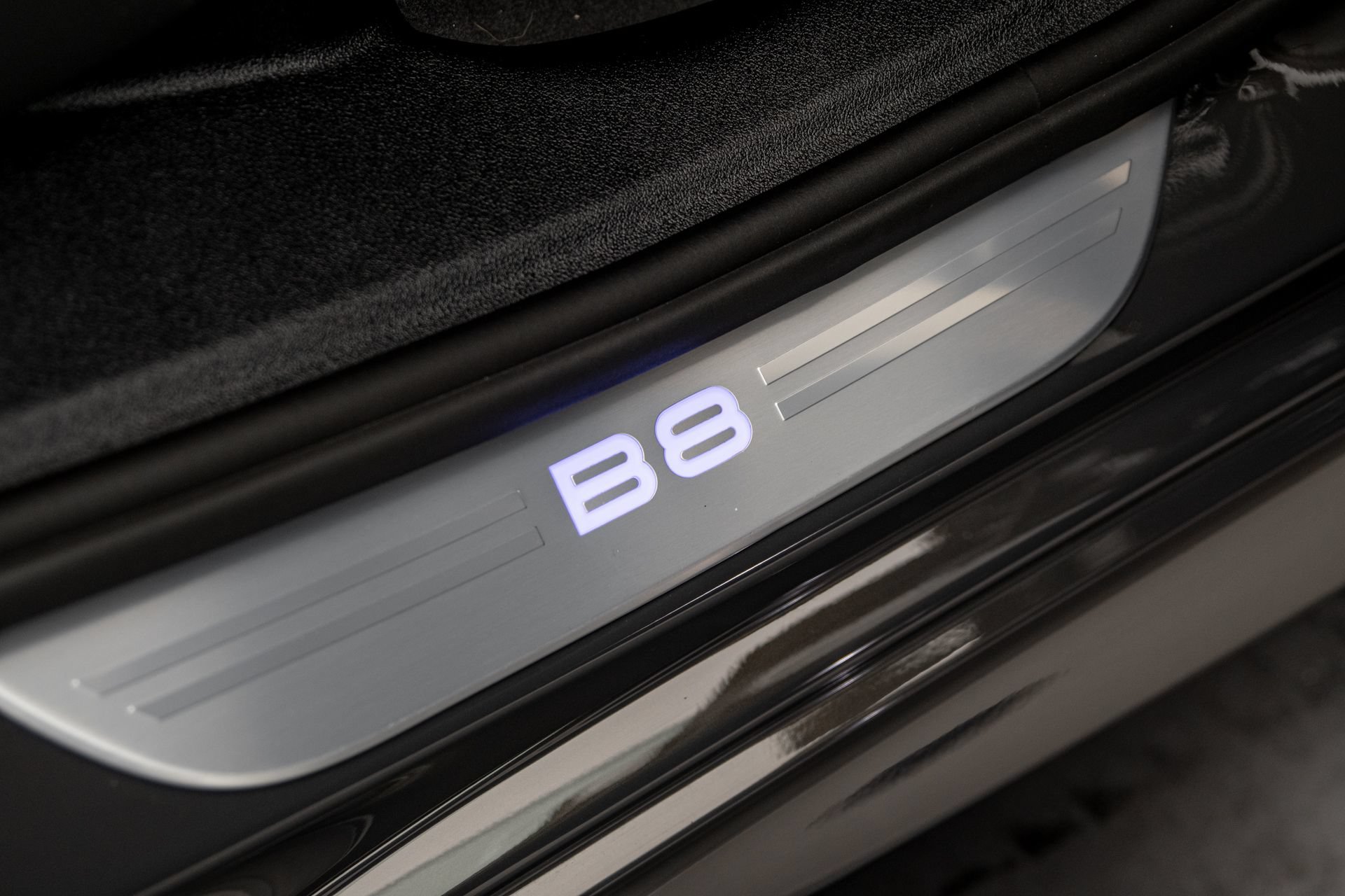 Used 2024 BMW ALPINA B8 xDrive Gran Coupe AWD/4WD image 31