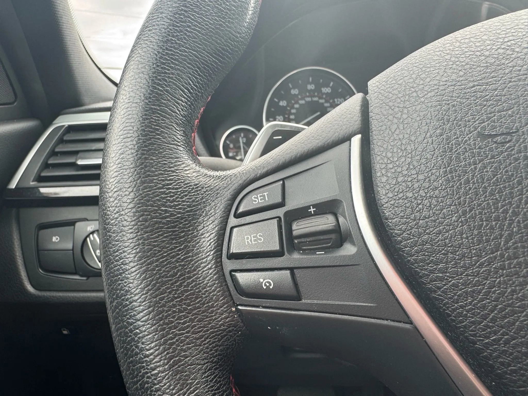 Used 2017 BMW 330e image 14