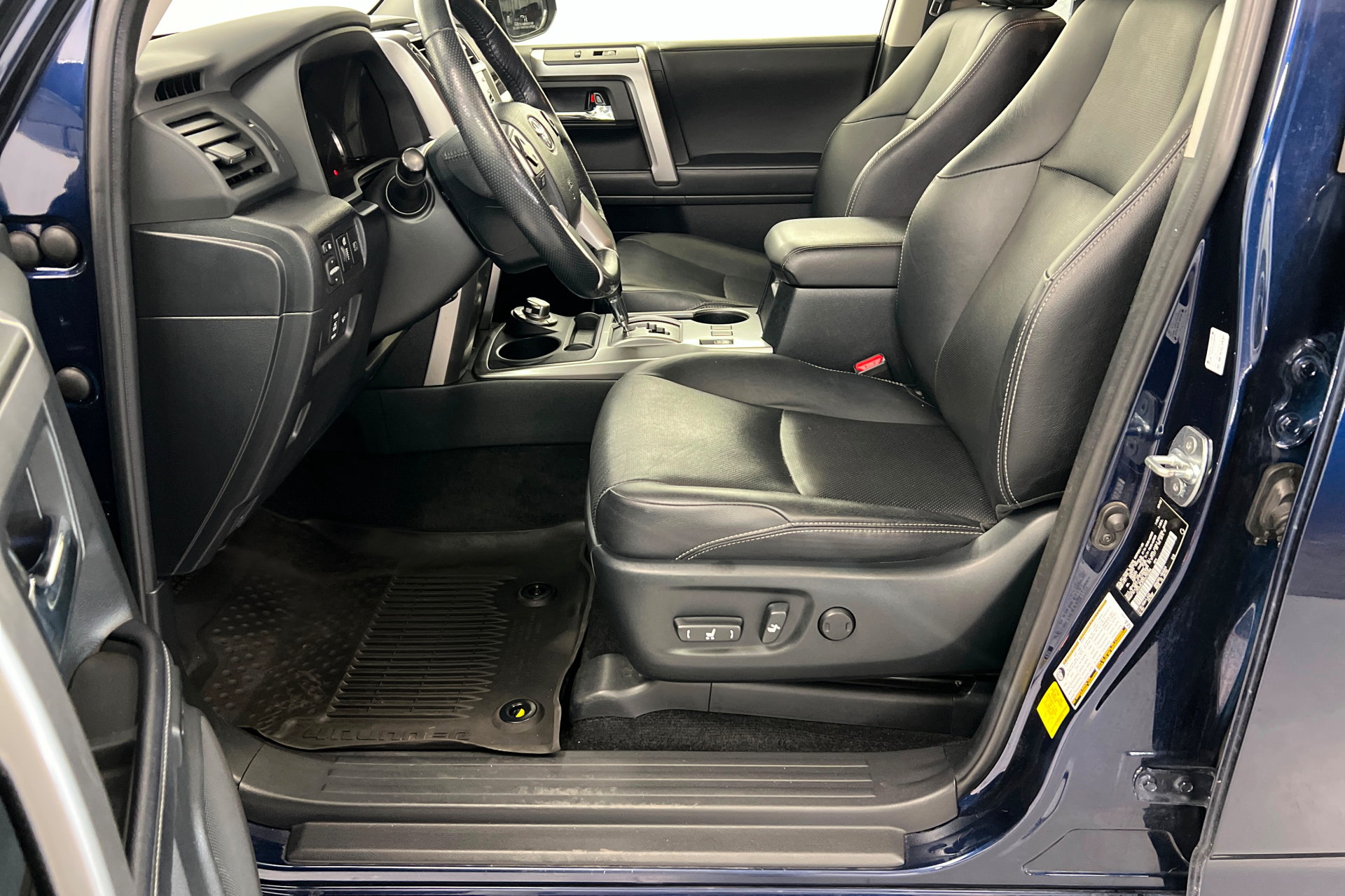 Used 2023 Toyota 4Runner Limited AWD/4WD image 18