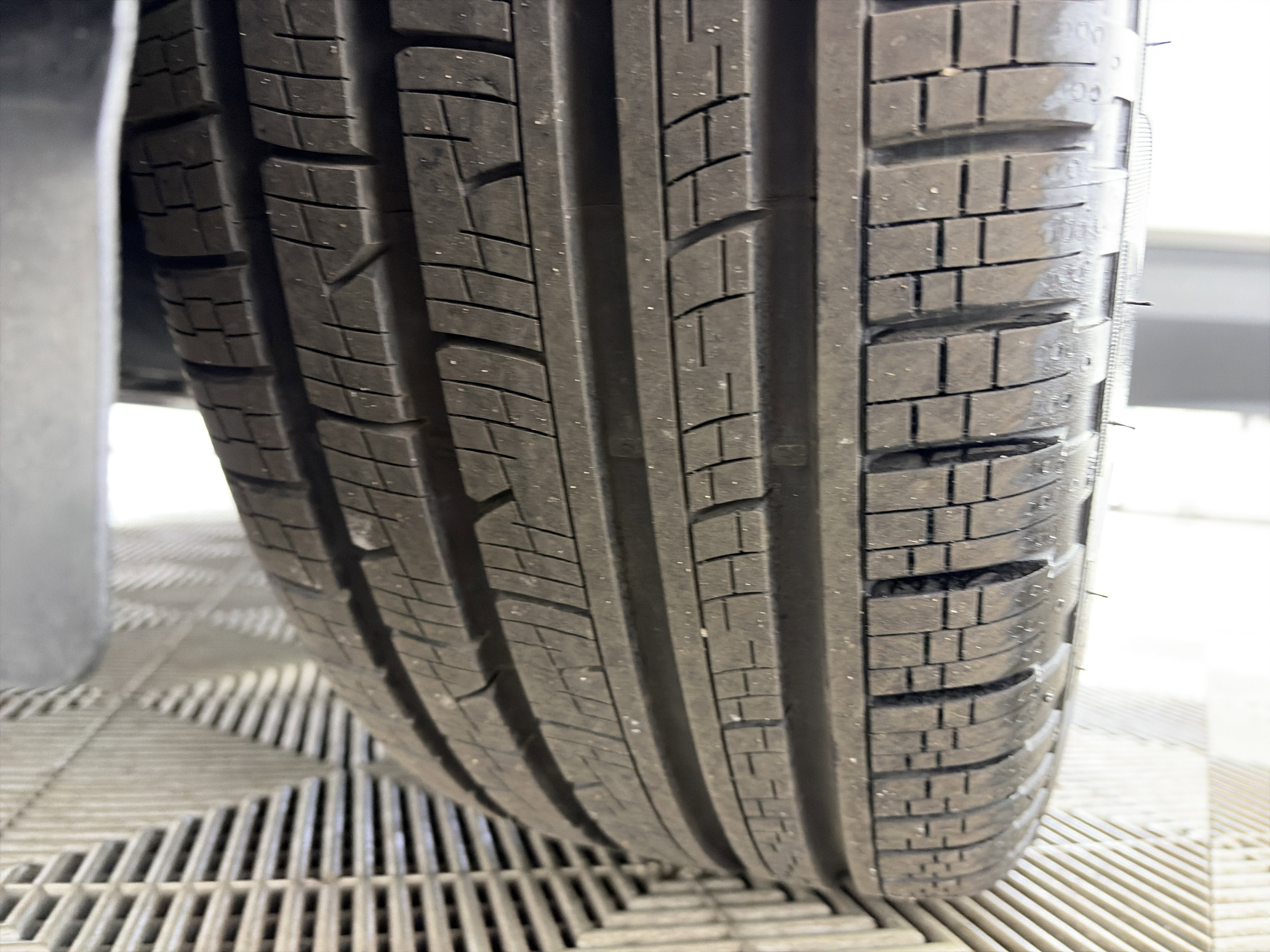 Used 2019 Ford Edge Titanium w/ Cold Weather Package image 12