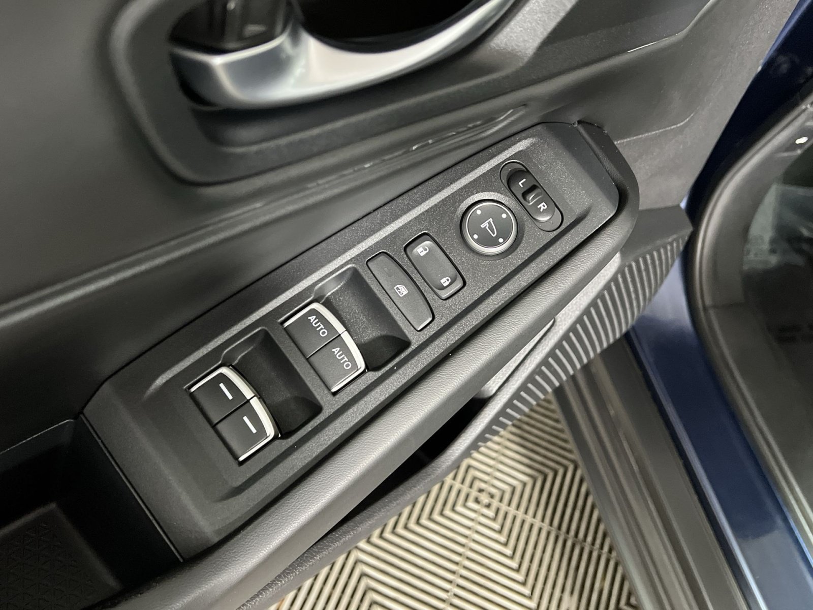 Used 2023 Honda Accord EX image 15