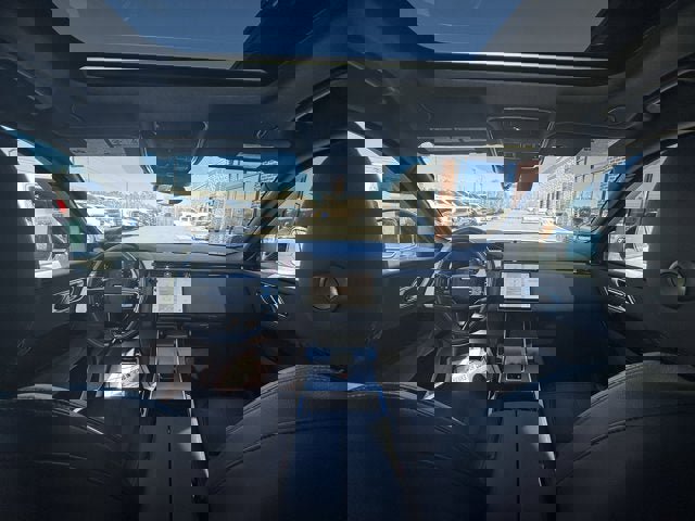 Used 2025 Land Rover Range Rover Velar Dynamic SE image 16