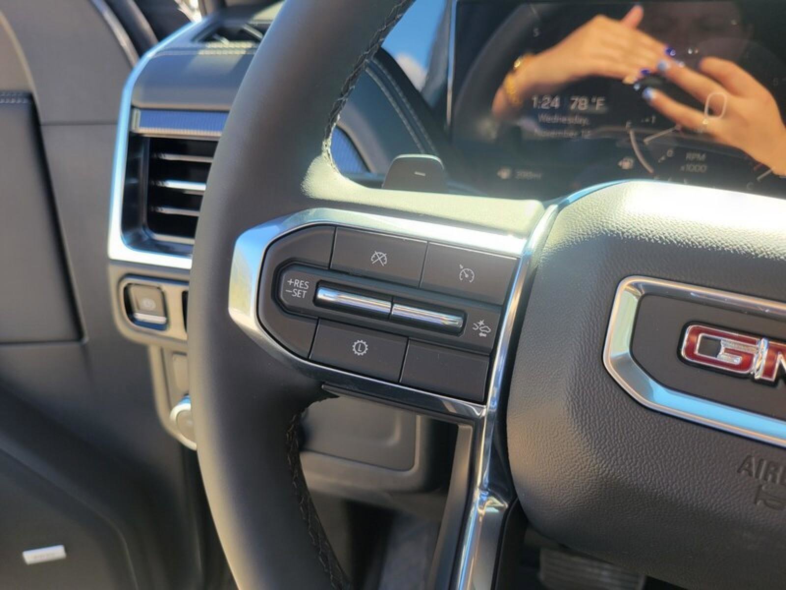 New 2026 GMC Yukon XL Elevation image 19