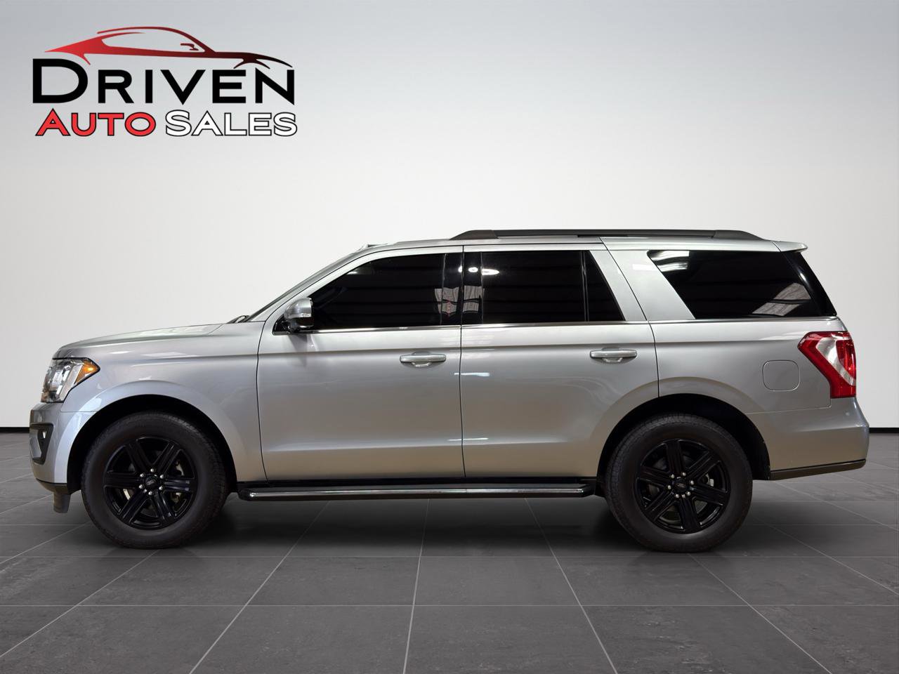 Used 2020 Ford Expedition XLT w/ Equipment Group 202A RWD image 1