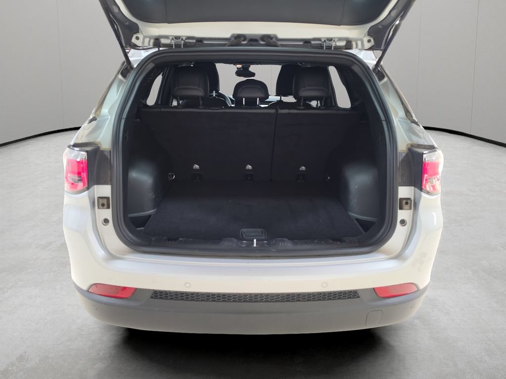 Certified 2025 Jeep Compass Limited AWD/4WD image 11