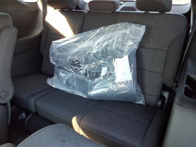 New 2027 Chevrolet Traverse LT w/ Sun and Wheel Package FWD image 10