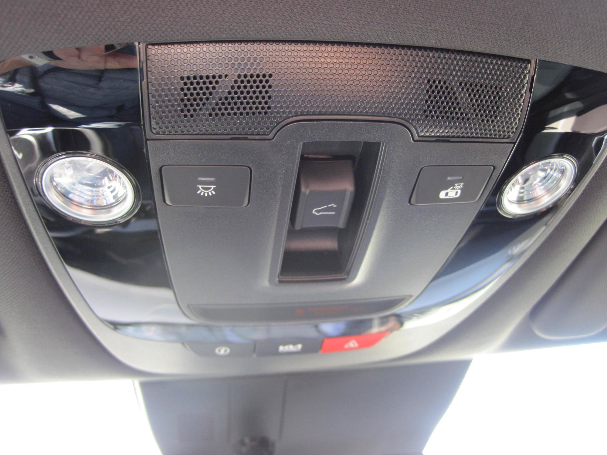 Used 2023 Kia Sportage X-Line w/ X-Line Premium Package AWD/4WD image 18