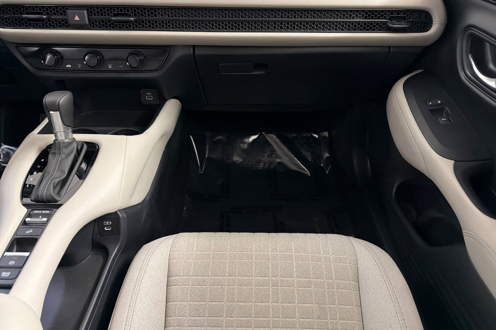 Used 2025 Honda HR-V LX image 28