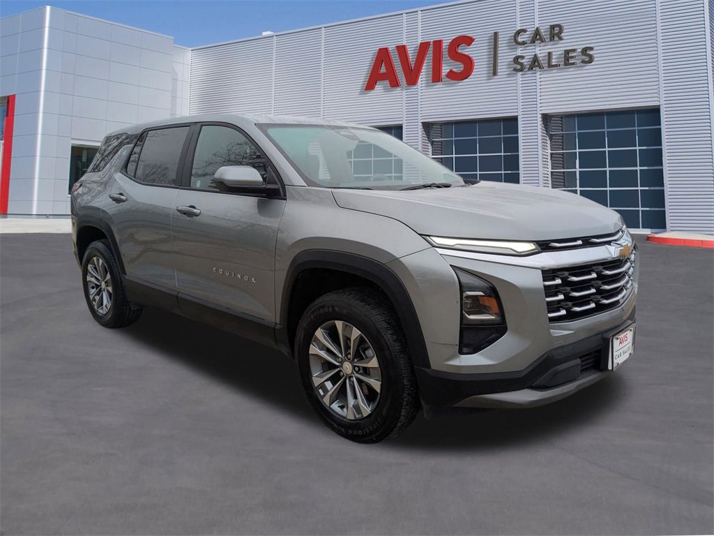 Used 2025 Chevrolet Equinox LT image 3