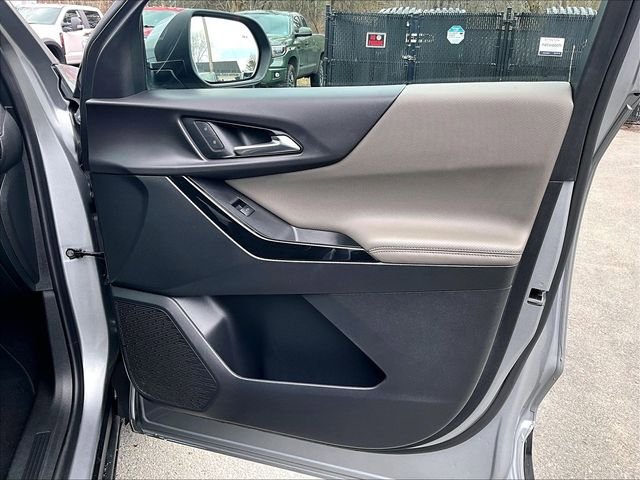 Used 2025 Chevrolet Equinox LT w/ Convenience Package II AWD/4WD image 19