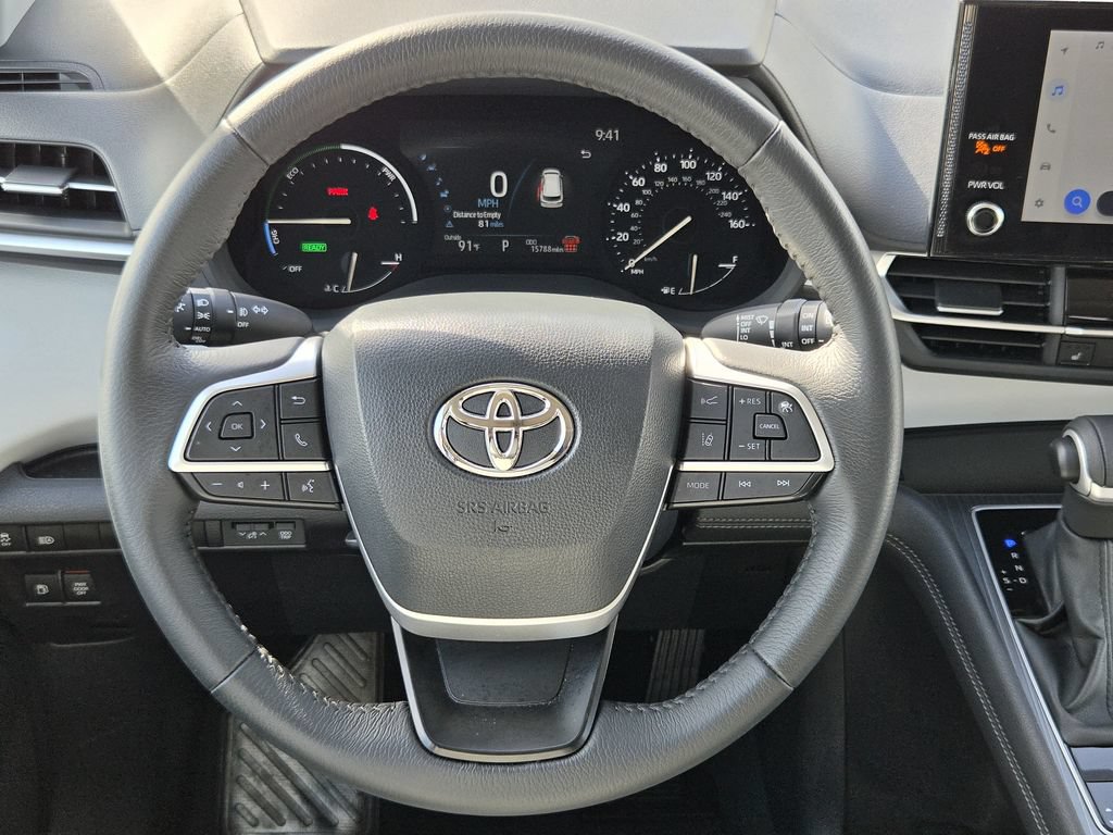 Used 2026 Toyota Sienna XLE FWD image 15