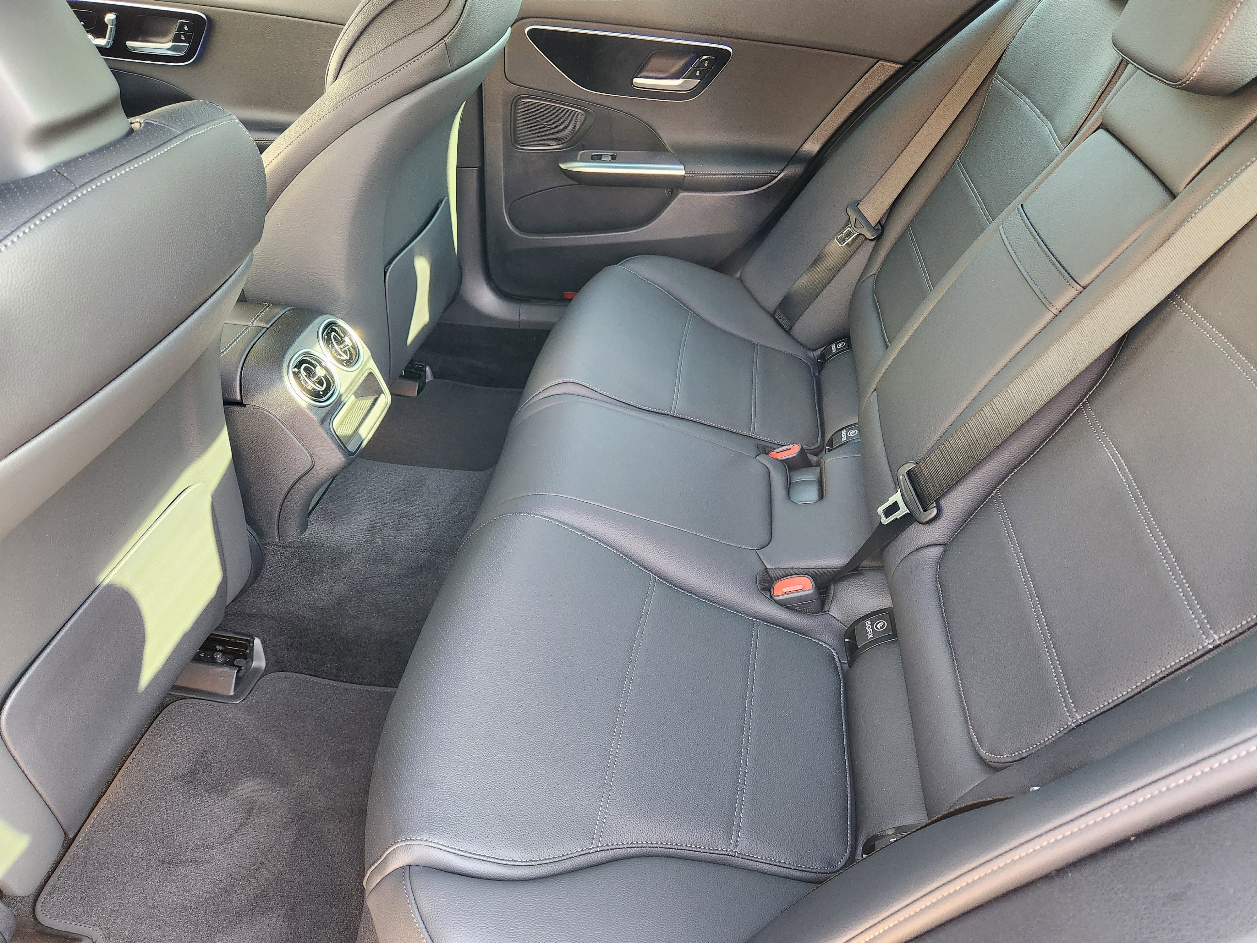 Used 2025 Mercedes-Benz C 300 Sedan image 30