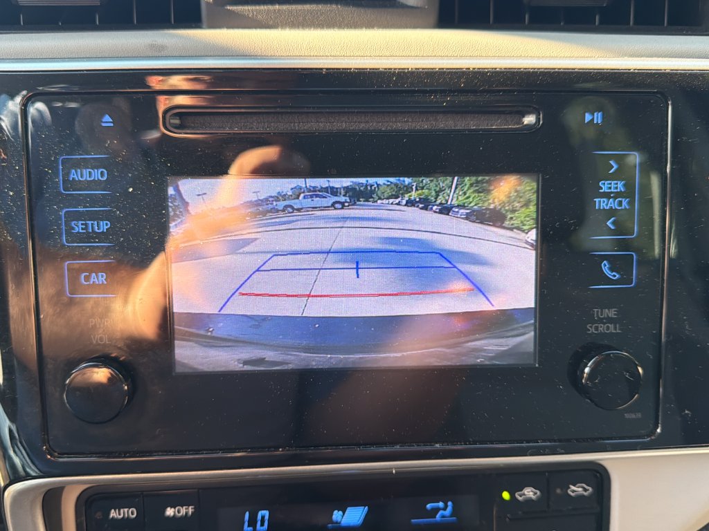 Used 2018 Toyota Corolla LE FWD image 25