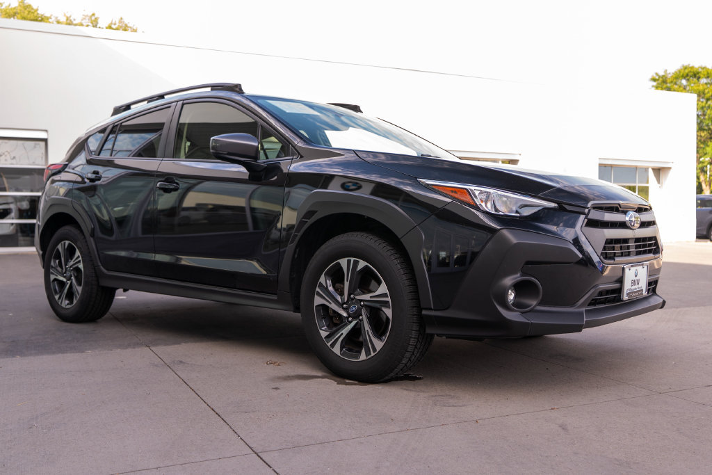 Used 2024 Subaru Crosstrek 2.0i Premium AWD/4WD image 2