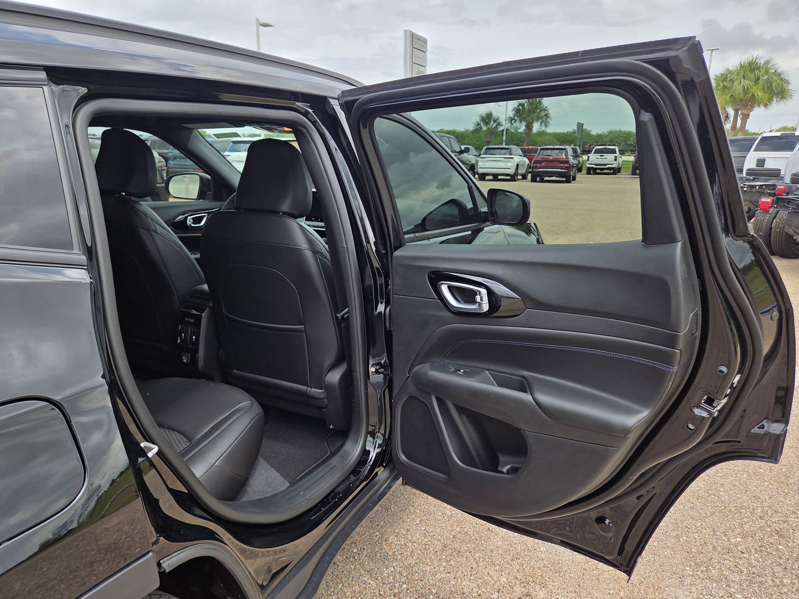 New 2026 Jeep Compass Latitude AWD/4WD image 16