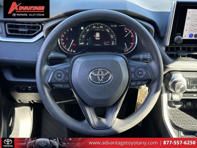 Used 2024 Toyota RAV4 LE AWD/4WD image 19
