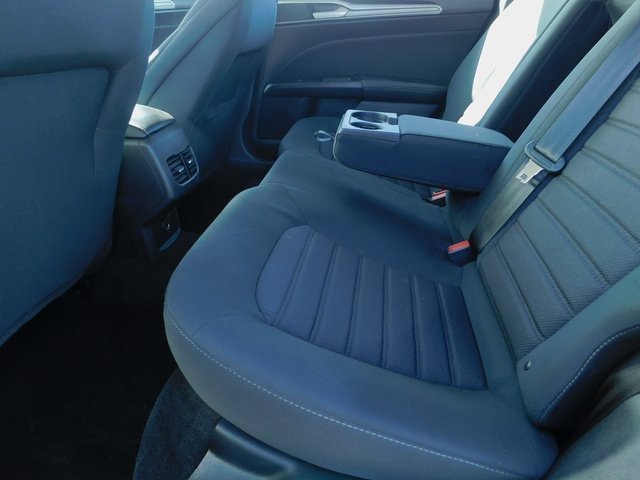 Used 2020 Ford Fusion SE image 20