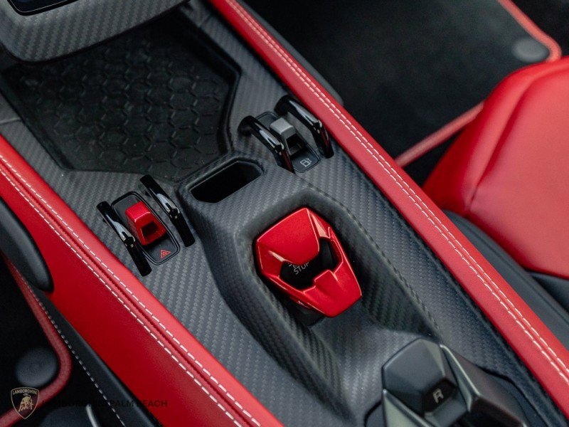 Used 2025 Lamborghini Revuelto AWD/4WD image 17
