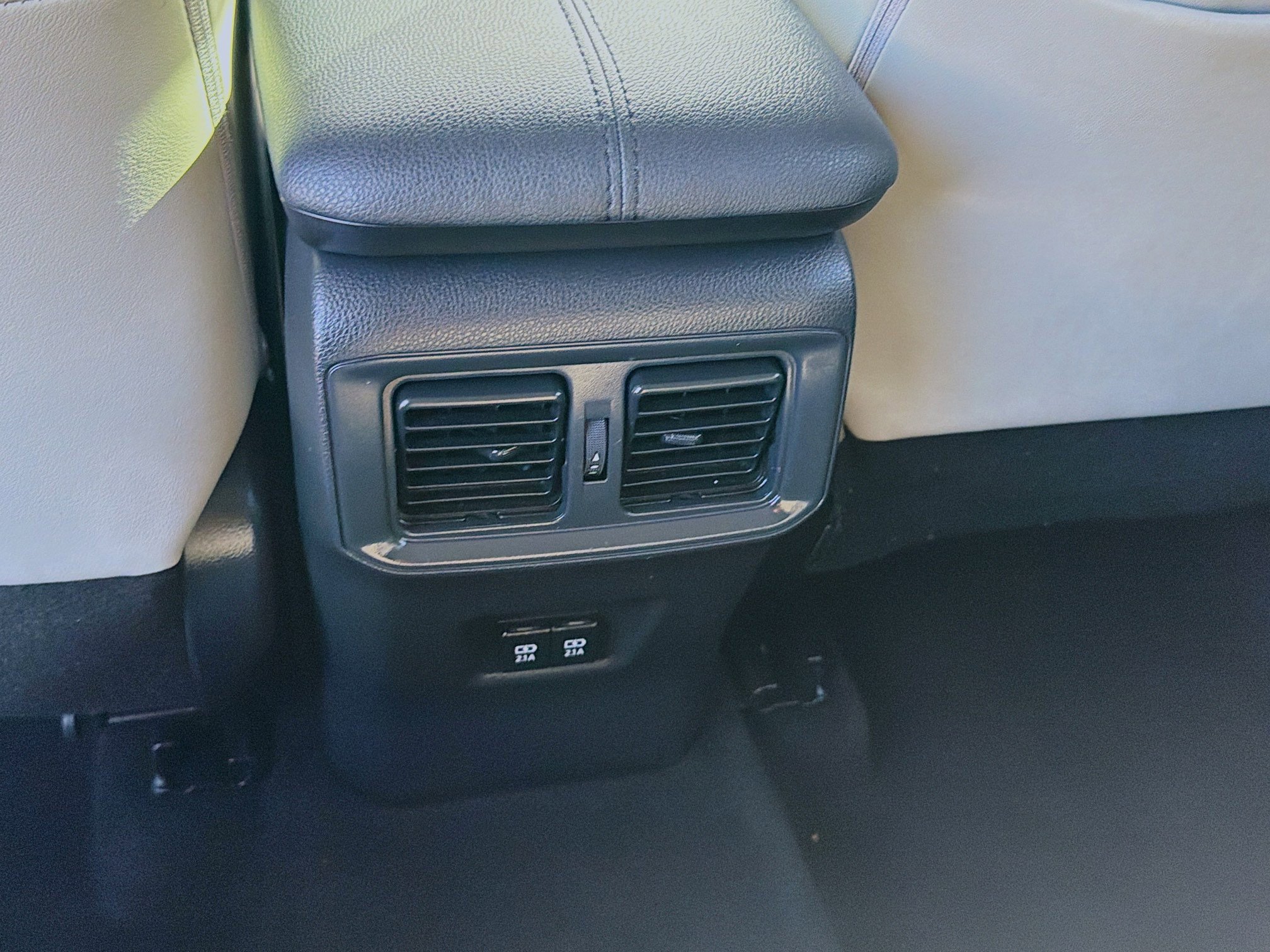 Used 2019 Toyota RAV4 XLE Premium FWD image 23