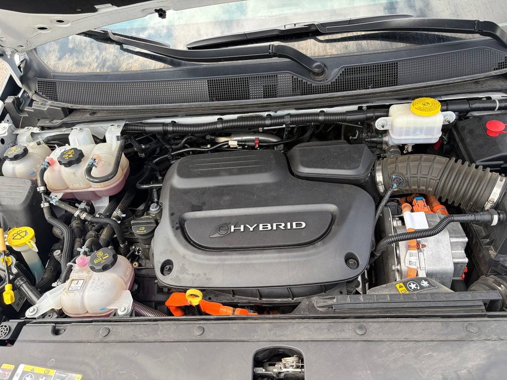 Used 2024 Chrysler Pacifica Limited FWD image 19