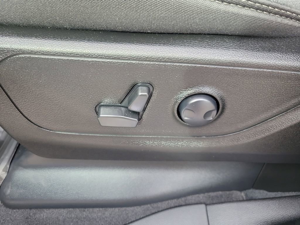 Used 2025 RAM 1500 Big Horn AWD/4WD image 24
