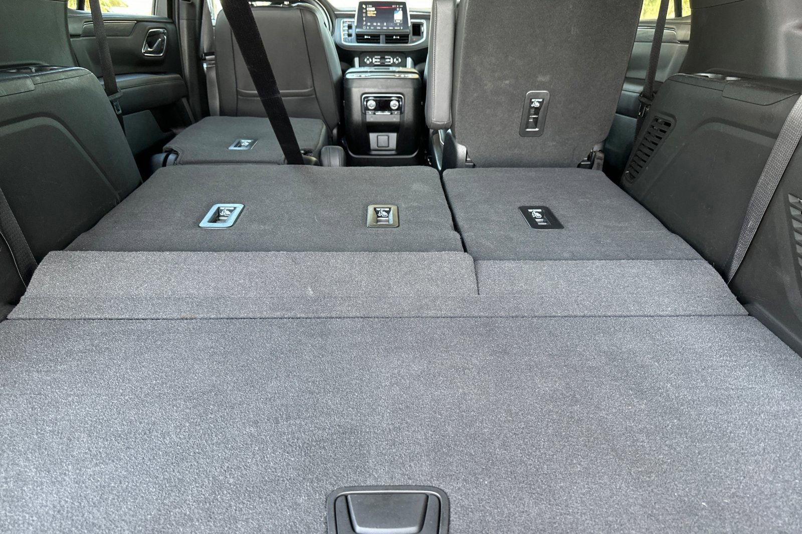 Used 2023 GMC Yukon SLT w/ SLT Luxury Package image 18