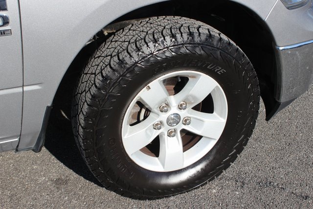 Used 2024 RAM 1500 Classic SLT image 29