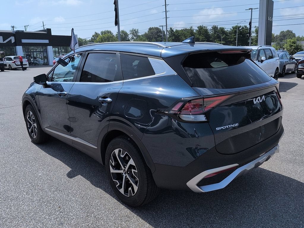 Used 2023 Kia Sportage EX AWD/4WD image 5