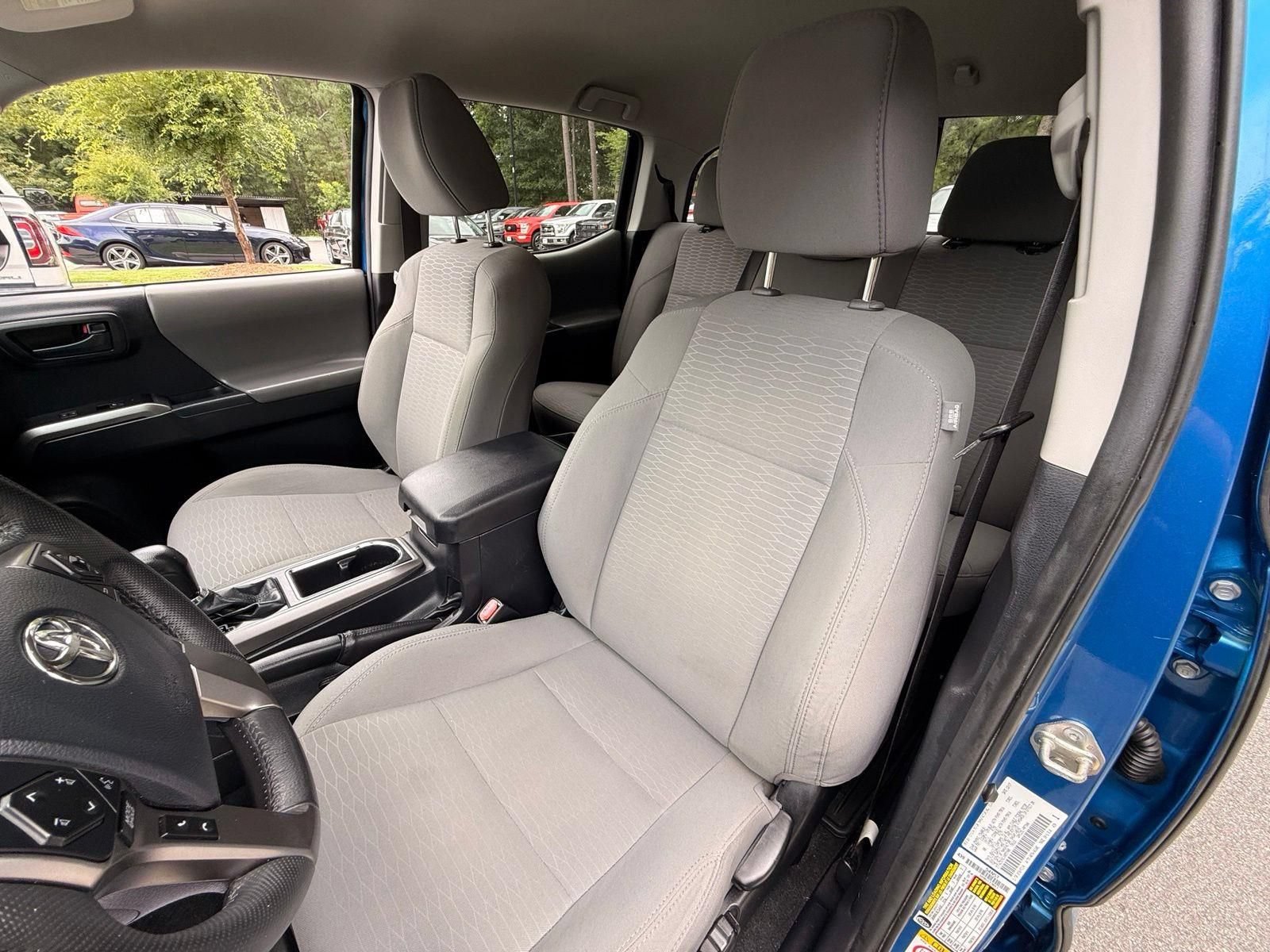 Used 2018 Toyota Tacoma SR5 RWD image 45