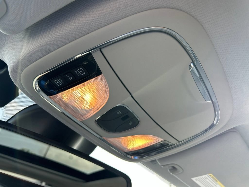 Certified 2021 Jeep Cherokee Latitude Lux w/ Sun & Sound Group FWD image 43