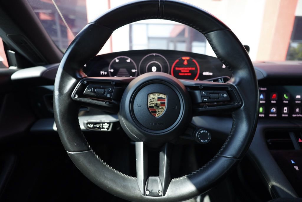 Used 2021 Porsche Taycan image 11