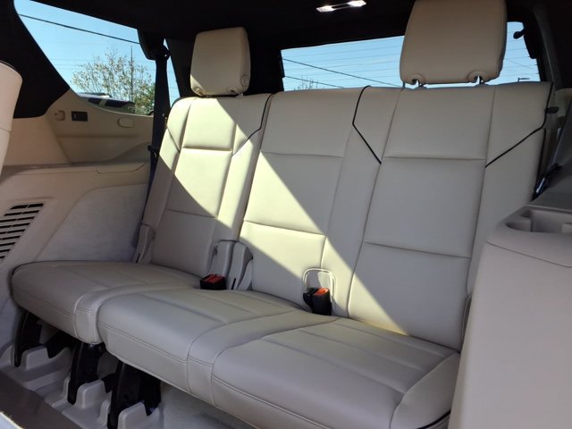 Used 2021 Cadillac Escalade Premium Luxury w/ LPO, Illumination Package AWD/4WD image 30