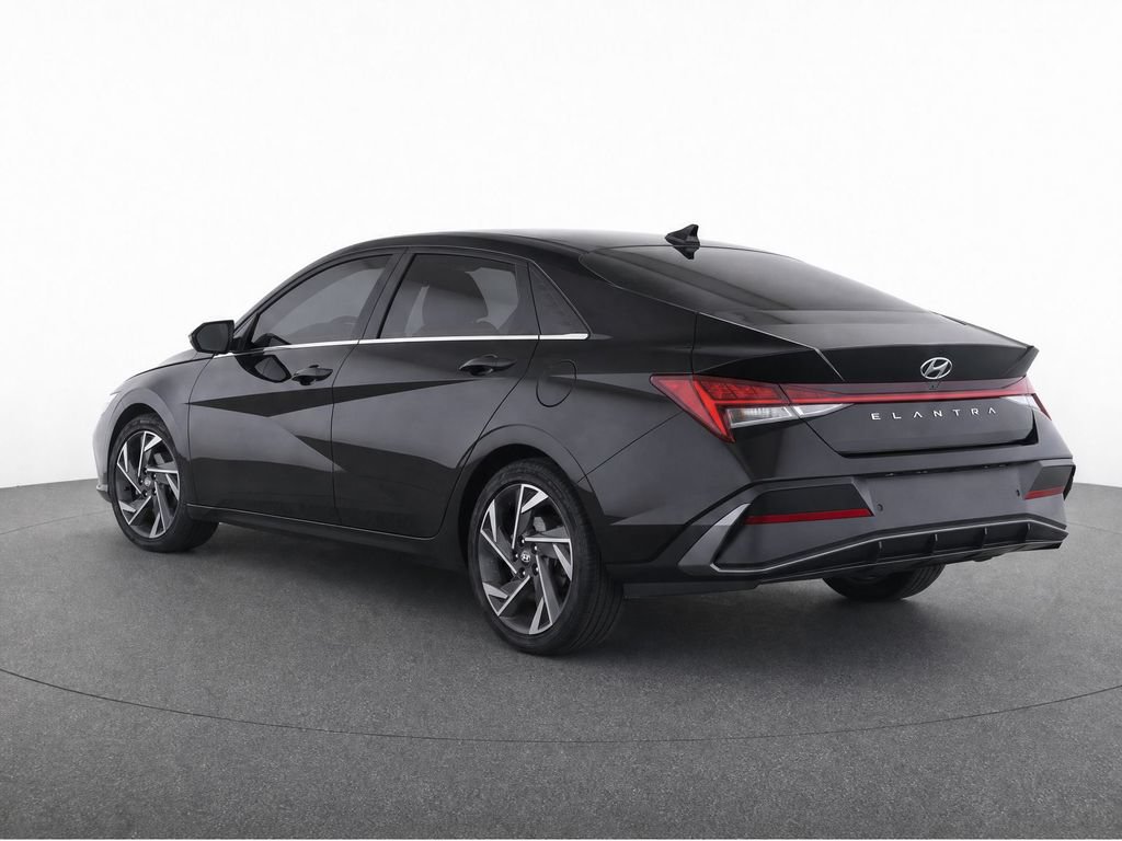 New 2026 Hyundai Elantra Limited FWD image 3