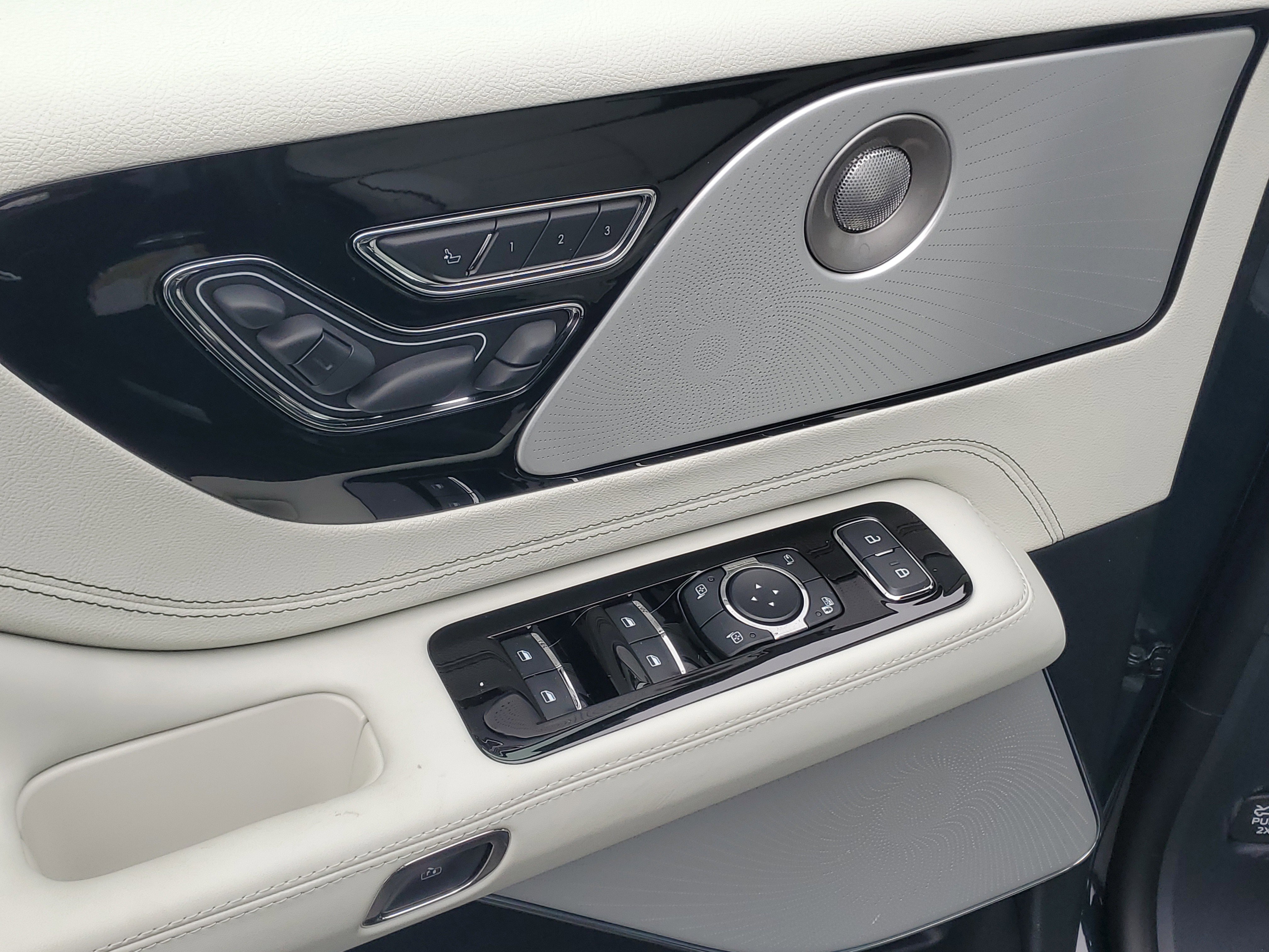 New 2026 Lincoln Aviator Black Label image 9