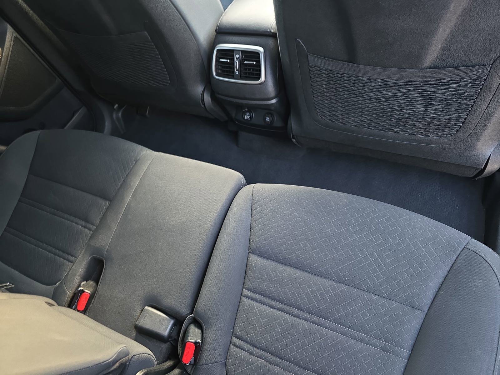 Used 2020 Kia Sorento LX FWD image 12
