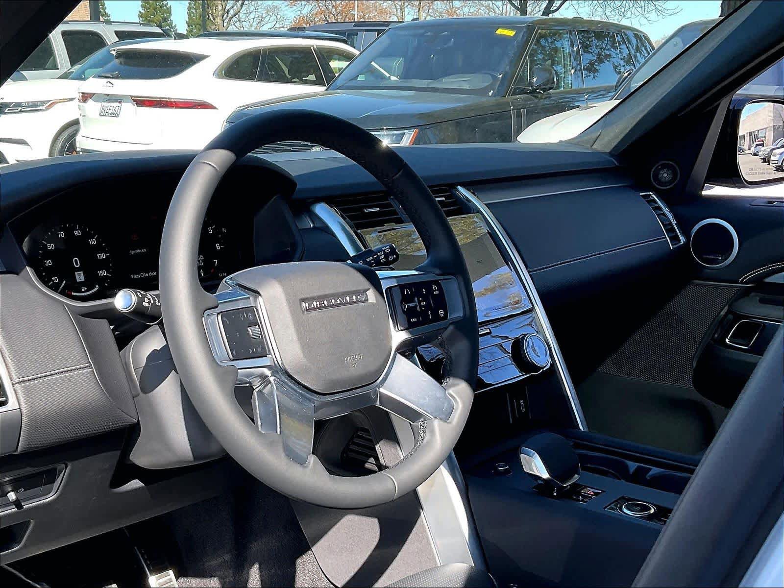 New 2026 Land Rover Discovery Limited Edition AWD/4WD image 8