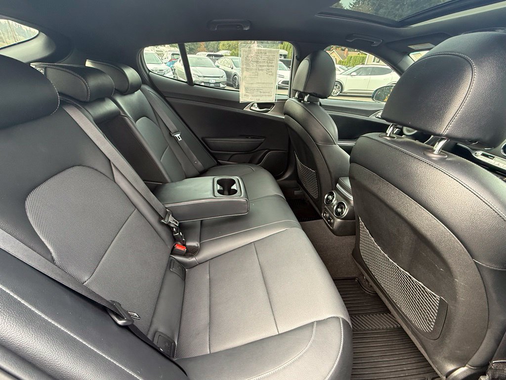 Used 2022 Kia Stinger GT1 AWD/4WD image 18