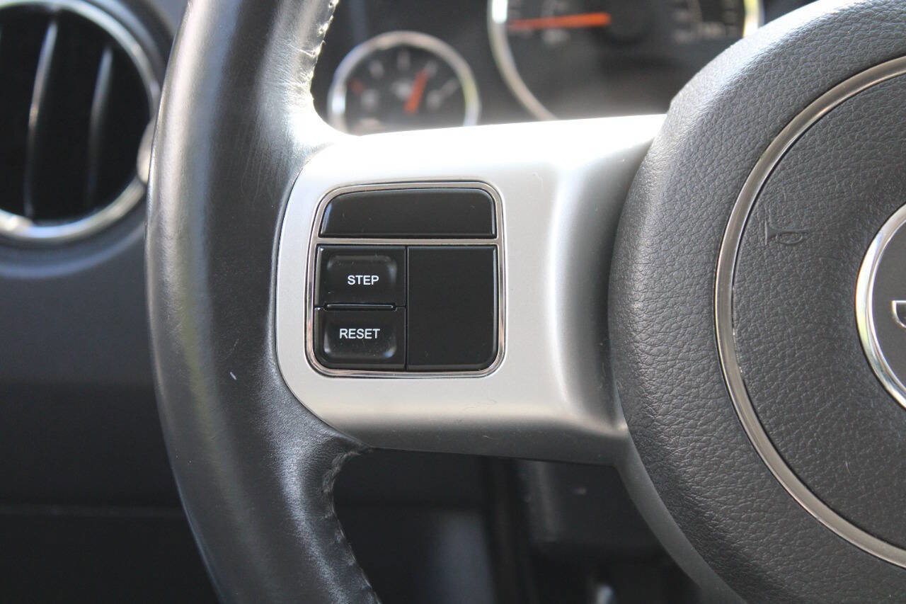 Used 2016 Jeep Compass Latitude image 36