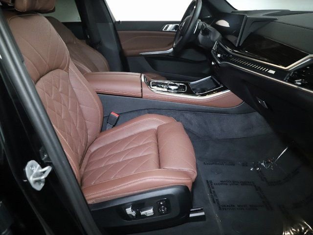 Used 2025 BMW X5 M60i AWD/4WD image 36
