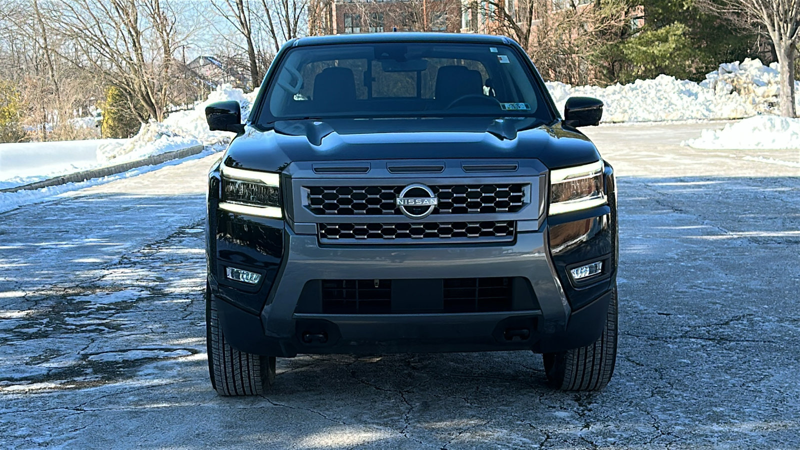 Certified 2025 Nissan Frontier SL image 3