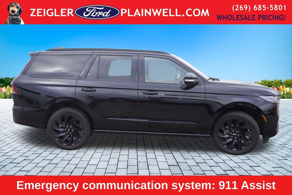 Used 2025 Lincoln Navigator Reserve w/ Jet Appearance Package image 10