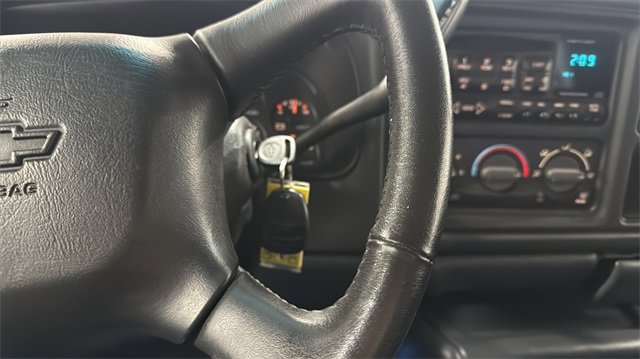 Used 2002 Chevrolet Avalanche 2500 image 18