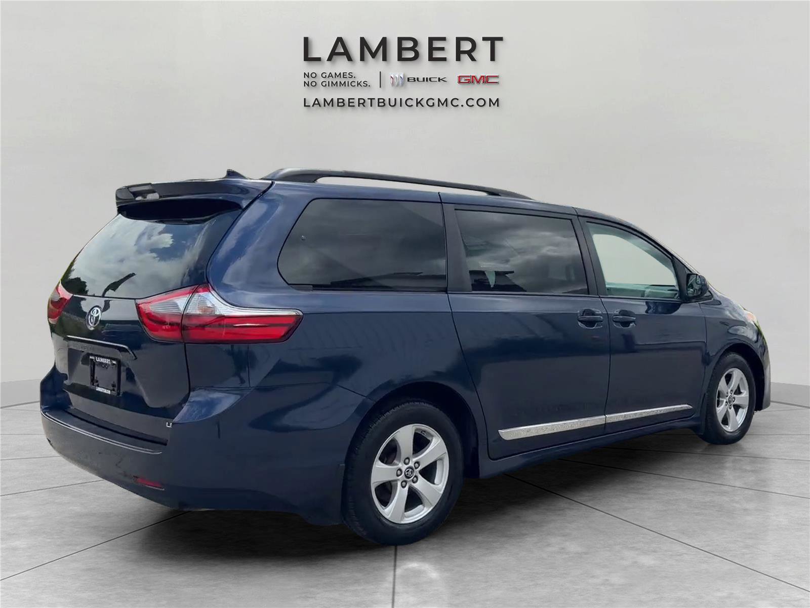 Used 2020 Toyota Sienna LE FWD image 6