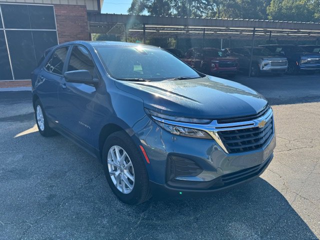 Used 2024 Chevrolet Equinox LS w/ Driver Confidence II Package image 4