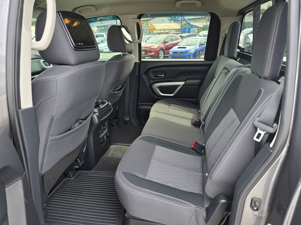 Used 2021 Nissan Titan SV w/ SV Convenience Package image 18