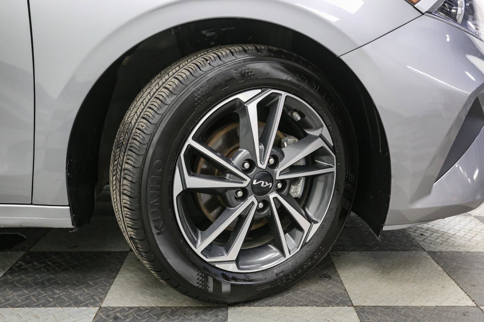 Used 2023 Kia Forte LXS w/ LXS Technology Package image 14