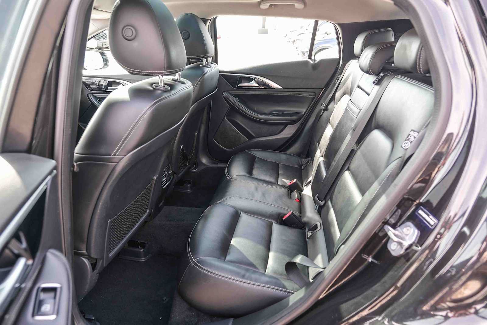 Used 2019 INFINITI QX30 w/ Cargo Package FWD image 18