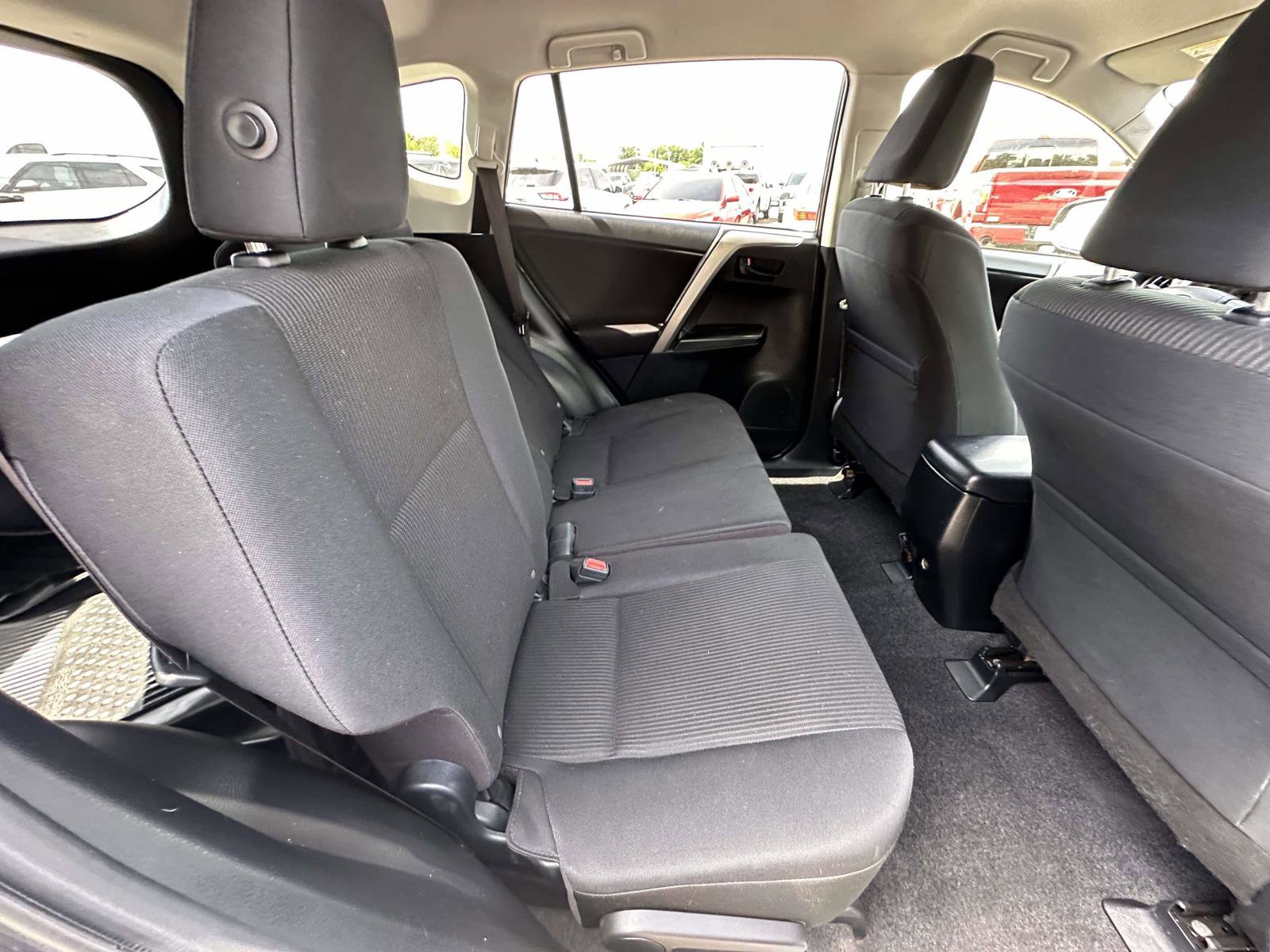 Used 2018 Toyota RAV4 LE w/ All Weather Liner Package AWD/4WD image 25